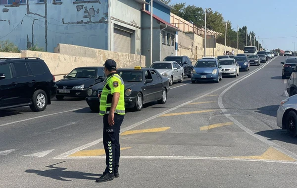 Bakıda gün ərzində çimərliklərdə 42 uşaq itib: DİN valideynlərə müraciət etdi - FOTO