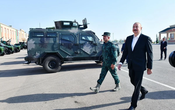 Prezident “Qazax” Əlahiddə Sərhəd Diviziyasının qarnizon kompleksində yaradılan şəraitlə tanış olub - FOTO