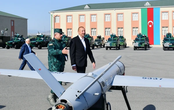 Ильхам Алиев ознакомился с условиями, созданными в гарнизонном комплексе Отдельной пограничной дивизии "Газах" - ФОТО