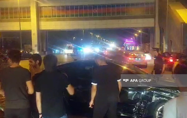 "Baku Bus"ın avtobusu ilə minik maşını toqquşub - FOTO