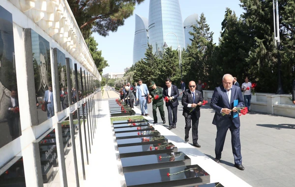 İran Baş prokurorunun müavini Kamran Əliyevə Tehrandakı səfirliyə hücumla bağlı istintaqın gedişi barədə məlumat verib - FOTO