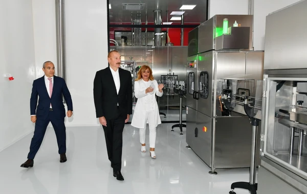 İlham Əliyev Bakıda “Diamed” dərman istehsalı zavodunun açılışında iştirak edib - FOTO