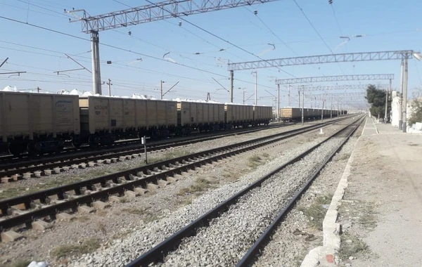 Azərbaycanda qatar qadını vuraraq öldürüb - YENİLƏNİB