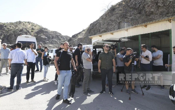 Xarici jurnalistlər “Laçın” sərhəd-buraxılış məntəqəsi ilə tanış olublar - FOTO