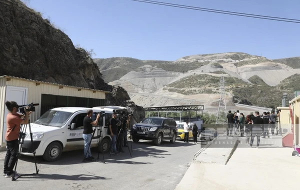 Xarici jurnalistlər “Laçın” sərhəd-buraxılış məntəqəsi ilə tanış olublar - FOTO