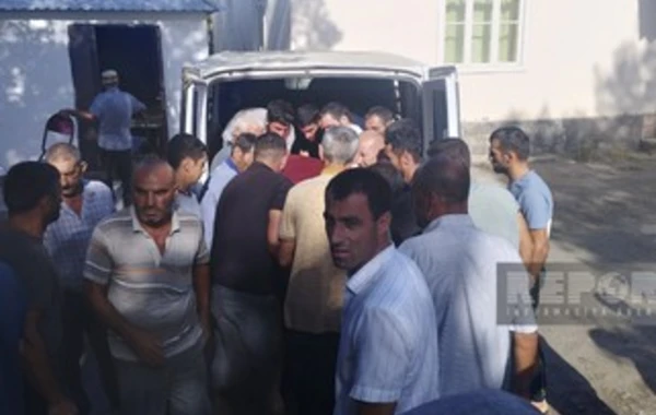 Ukraynada qətlə yetirilən azərbaycanlıların nəşləri vətənə gətirilərək dəfn edilib - FOTO
