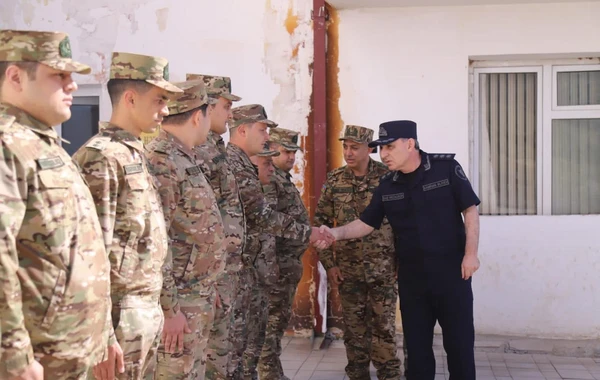 Генеральный прокурор встретился с военнослужащими - ФОТО