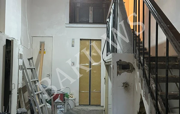 Bakıda bu binada mənzilə qalxmaq üçün qanad lazımdır - Pilləkənləri söküblər, lift də işləmir - FOTO