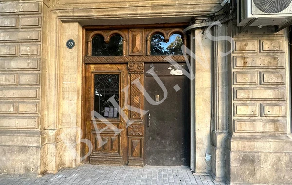 Bakıda bu binada mənzilə qalxmaq üçün qanad lazımdır - Pilləkənləri söküblər, lift də işləmir - FOTO