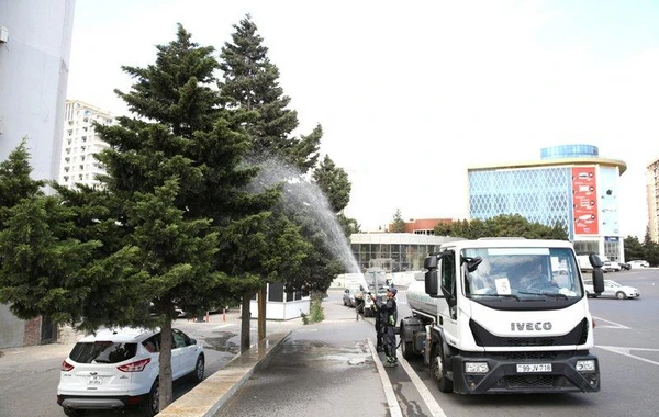 Bakının 551 küçəsi yuyulub - FOTO