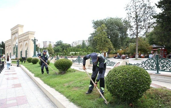 Bakının 551 küçəsi yuyulub - FOTO