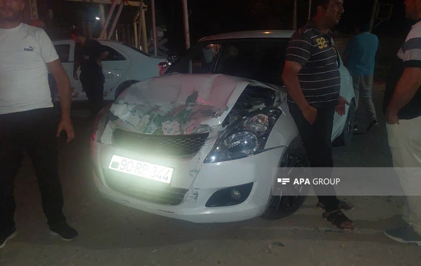 Bakıda avtomobil qatarla toqquşub - FOTO
