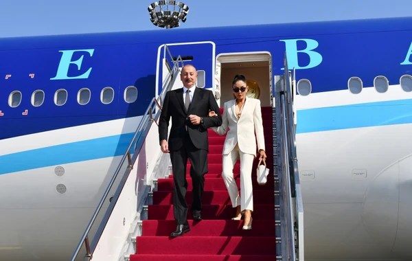 Prezident İlham Əliyev Macarıstana işgüzar səfərə gedib - FOTO