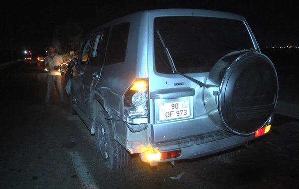 Bakıda "Pajero" betonqarışdıran maşınla toqquşdu - FOTO