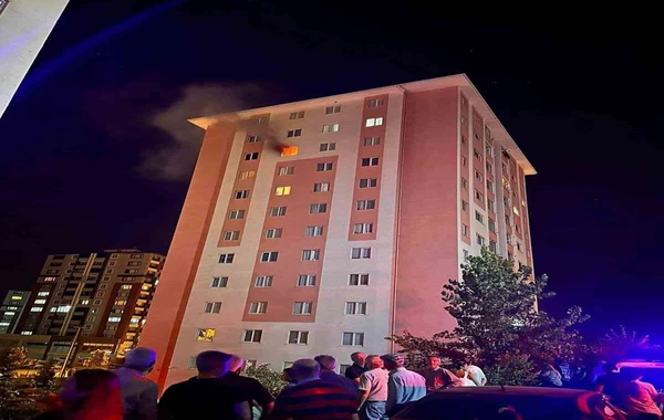 "Tok"ta unudulan ütü faciəyə səbəb oldu: Mənzil külə döndü - FOTO