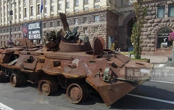 Kiyevdə müharibədə məhv edilən Rusiya hərbi texnikalarının paradı keçirilir - FOTOREPORTAJ