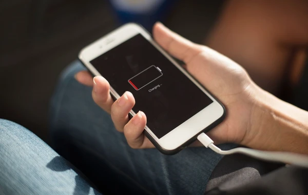 “Apple”dan “İPhone”larla bağlı istifadəçilərə ciddi XƏBƏRDARLIQ - Bunları etməyin!