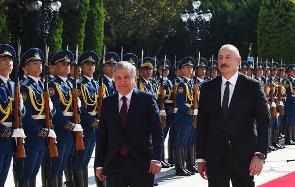 Özbəkistan Prezidenti Şavkat Mirziyoyevin rəsmi qarşılanma mərasimi olub