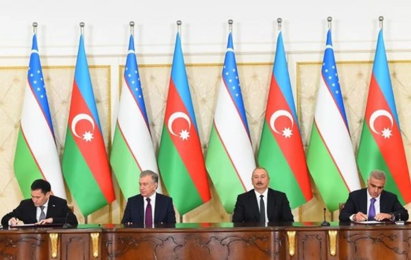 Подписаны азербайджано-узбекские документы