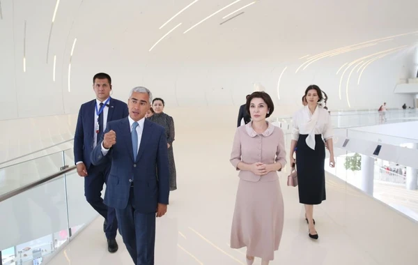 Первая леди Узбекистана ознакомилась с Центром Гейдара Алиева - ФОТО