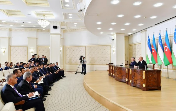 İlham Əliyev və Şavkat Mirziyoyev mətbuata bəyanatlarla çıxış ediblər - YENİLƏNİB - FOTO