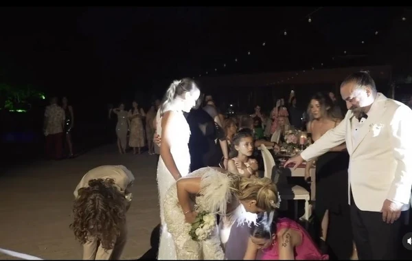 Həyat yoldaşına verdiyi sözü 31 il sonra tutdu - FOTO/VİDEO