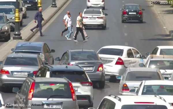 Bakıda qəza: Yolda sıxlıq yarandı - FOTO
