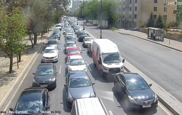 Bakıda qəza: Yolda sıxlıq yarandı - FOTO