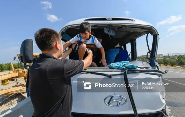 Bakı-Quba yolunda avtobusla evakuator toqquşdu: Yaralılar var - FOTO