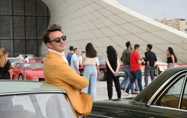 Bakıda klassik avtomobillərin sərgisi keçirilib - FOTO