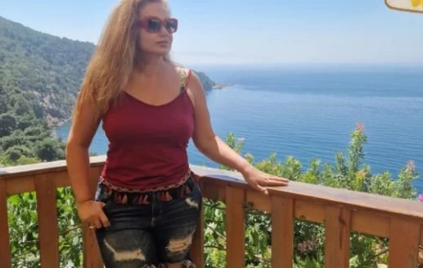 Geyimi müzakirələrə səbəb oldu - FOTO