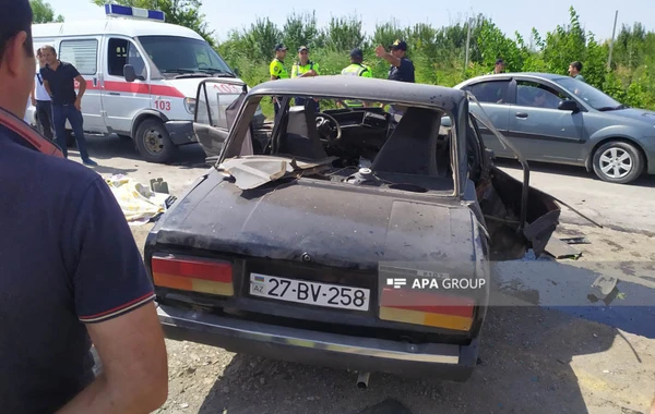 Azərbaycanda ata və oğulun avtomobilləri ağır qəzaya düşdü - FOTO