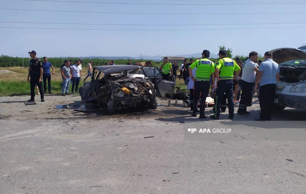 Azərbaycanda ata və oğulun avtomobilləri ağır qəzaya düşdü - FOTO