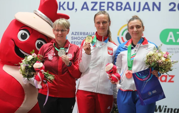 Dünya çempionatı: Ukraynadan olan atıcı qızıl medal qazanıb - FOTO