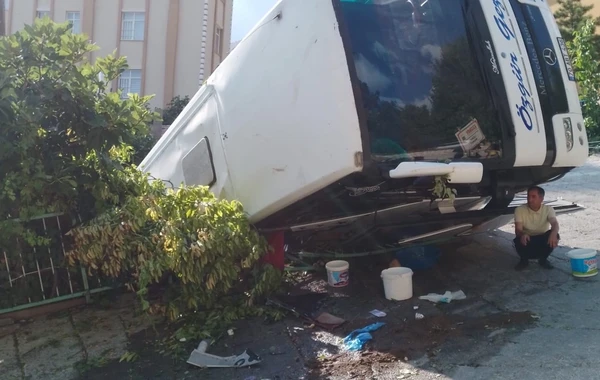 Türkiyədə tur avtobusu aşıb - FOTO