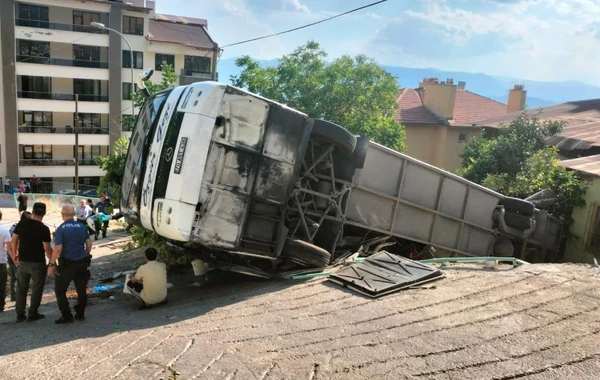 Türkiyədə tur avtobusu aşıb - FOTO