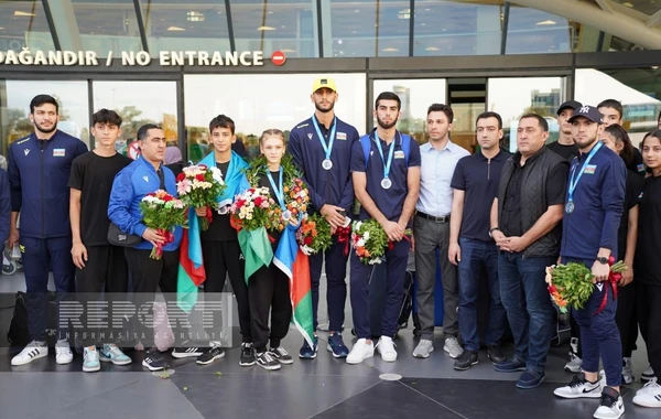 Avropa çempionatlarında 5 medal qazanan taekvondoçular Vətənə qayıdıb - FOTO