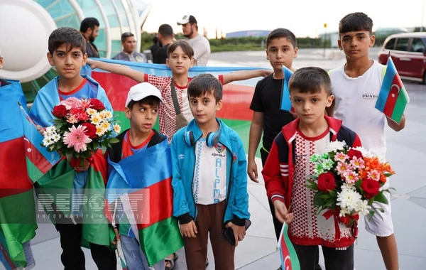 Avropa çempionatlarında 5 medal qazanan taekvondoçular Vətənə qayıdıb - FOTO