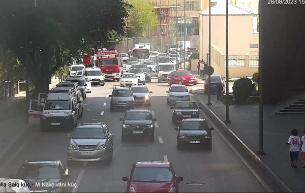 Bakıda yanğına görə yolda sıxlıq yaranıb - FOTO