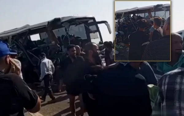 İraqda iranlı zəvvarları daşıyan avtobus aşdı: 20 nəfər həlak olub - VİDEO
