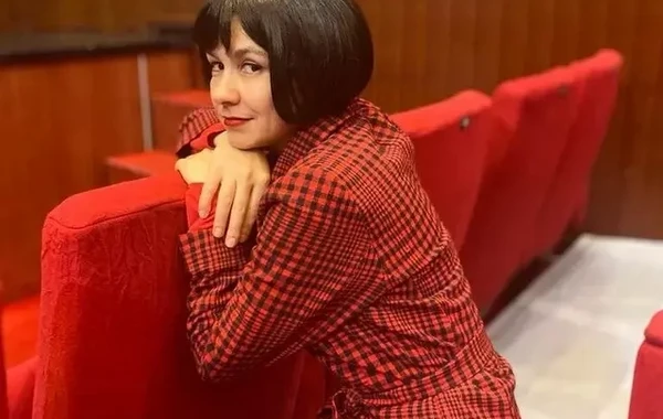 "Acemi Cadı"nın aktrisası görünüşü ilə gündəmə gəldi - FOTO