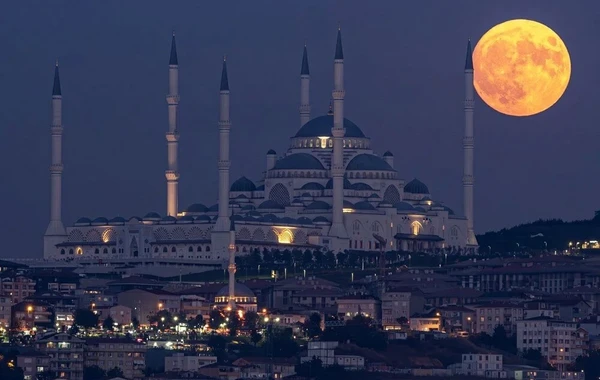 Ən böyük Super Ay İstanbulda belə göründü - FOTO