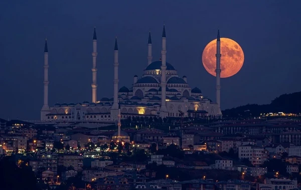 Ən böyük Super Ay İstanbulda belə göründü - FOTO