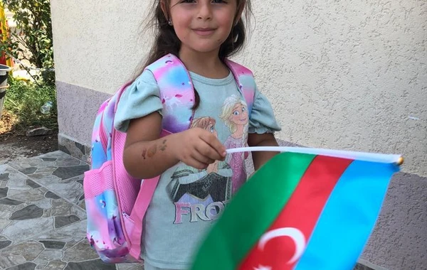 Azərbaycan Türkiyənin zəlzələdən zərərçəkən bölgəsinə 3000 məktəbli dəsti göndərib - FOTO