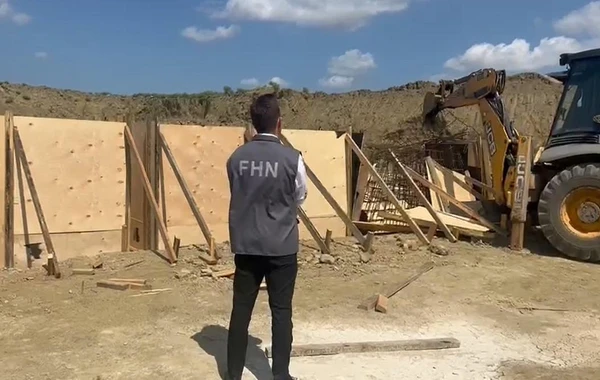 Abşeronda qanunsuz tikili sökülüb - FOTO/VİDEO