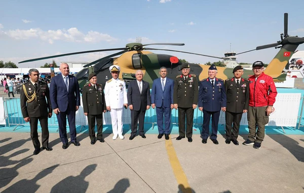 Azərbaycan müdafiə nazirinin Türkiyədə işgüzar səfəri başa çatıb - FOTO