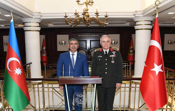 Azərbaycan müdafiə nazirinin Türkiyədə işgüzar səfəri başa çatıb - FOTO
