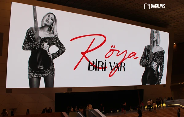 Röya Ayxan ROBOTLARLA SƏHNƏYƏ ÇIXDI - FOTO/VİDEO