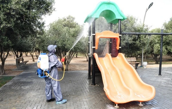 Bu gün Bakının 554 küçəsi yuyuldu - FOTO