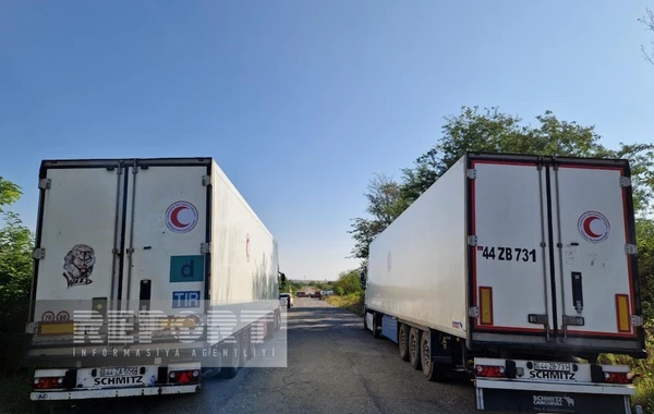 Грузовики с продовольствием для армянских жителей Карабаха шестой день ожидают на дороге Агдам-Ханкенди - ФОТО